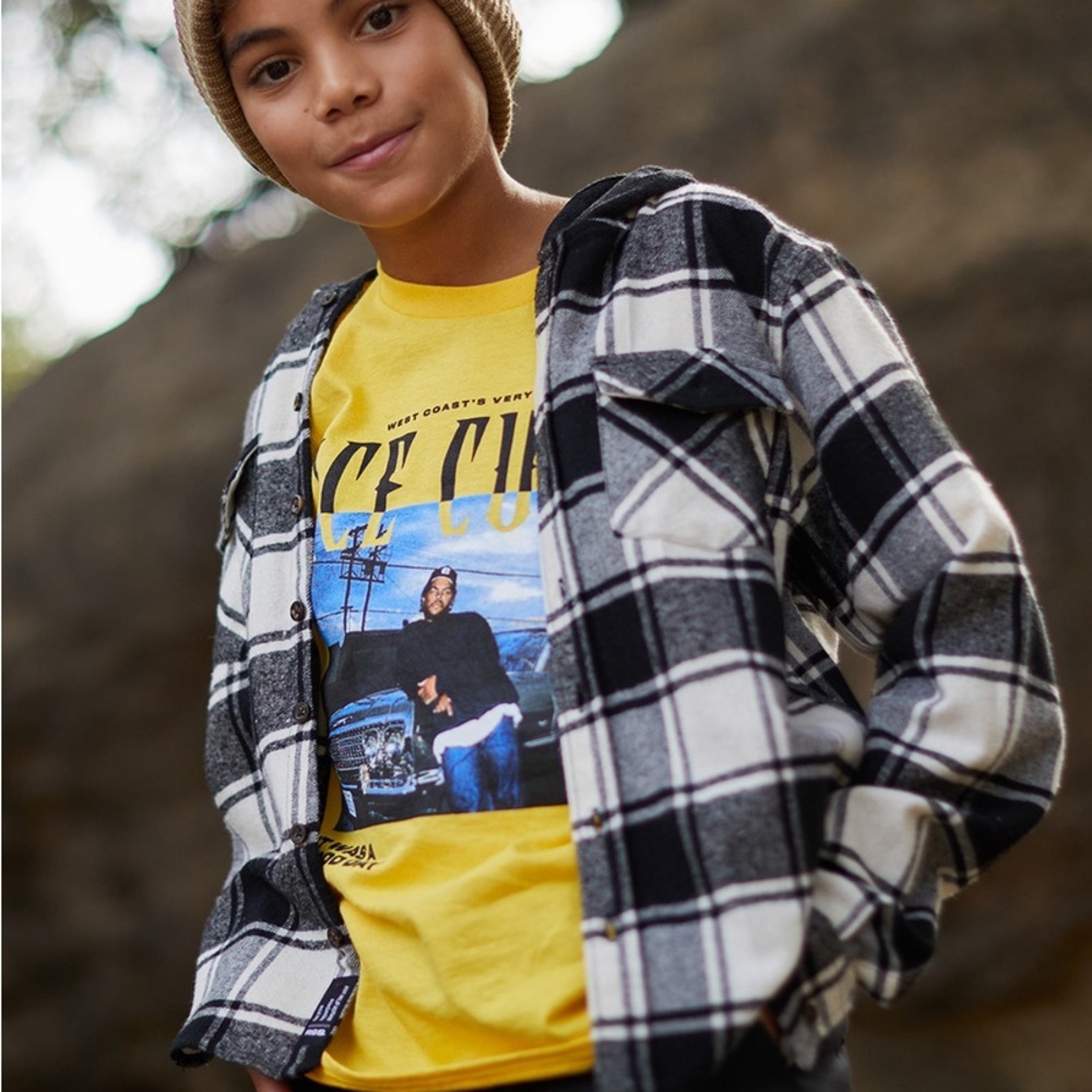 Burnside
Long‎ Sleeve Hooded Flannel
Black - 8